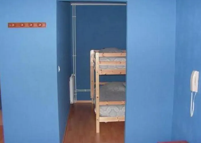 Отель Au P'tit Quinquin Le Val-Saint-Pere