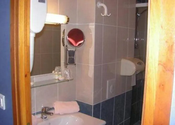 Au P'tit Quinquin Hotel 2*