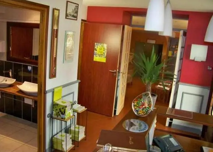 Au P'tit Quinquin Hotel